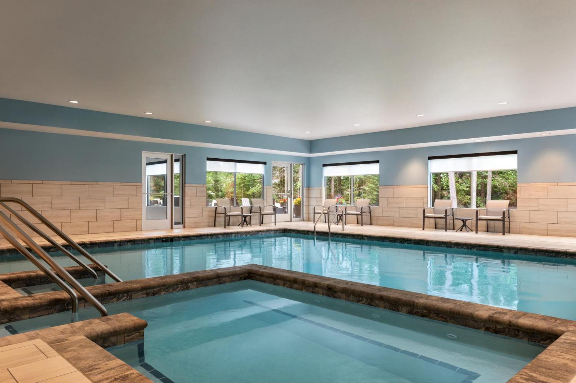 Holiday Inn Express & Suites Rhinelander By Ihg 외부 사진