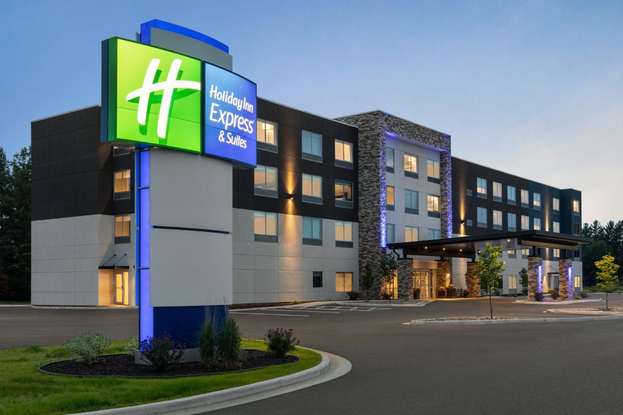 Holiday Inn Express & Suites Rhinelander By Ihg 외부 사진